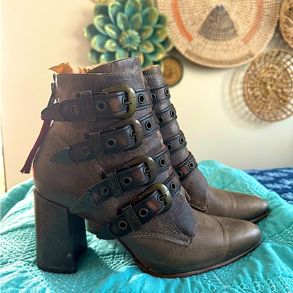 SOLD - Freebird by Steven Jayden size 10 - Picture 2 of 2